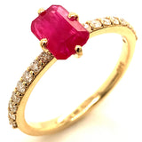 Anillo de rubí con diamantes en oro amarillo 14kt. R-1.33CTS. D-0.30CTS.