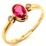 Anillo de rubí con diamantes en oro amarillo 14kt. R-0.54CTS. D-0.03CTS.