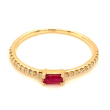 Anillo de rubí con diamantes en oro amarillo 14kt. R-0.13CTS. D-0.12CTS.
