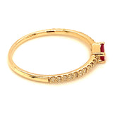 Anillo de rubí con diamantes en oro amarillo 14kt. R-0.13CTS. D-0.12CTS.
