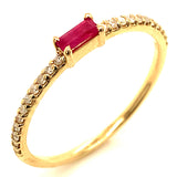 Anillo de rubí con diamantes en oro amarillo 14kt. R-0.13CTS. D-0.12CTS.