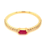 Anillo de rubí con diamantes en oro amarillo 14kt. R-0.13CTS. D-0.12CTS.