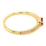 Anillo de rubí con diamantes en oro amarillo 14kt. R-0.13CTS. D-0.12CTS.