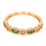 Anillo de esmeraldas con diamantes en oro rosado 14kt. EM-0.60CTS. D-0.04CTS.