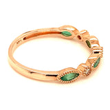 Anillo de esmeraldas con diamantes en oro rosado 14kt. EM-0.60CTS. D-0.04CTS.