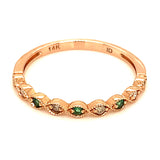 Anillo de esmeraldas con diamantes en oro rosado 14kt. EM-0.08CTS. D-0.06CTS.