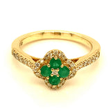 Anillo de esmeraldas y diamantes en oro amarillo 14kt. EM-0.30CTS. D-0.25CTS.