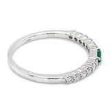Anillo de esmeralda con diamantes en oro blanco 14kt. EM-0.09CTS. D-0.23CTS.