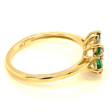 Anillo de esmeraldas con diamantes en oro amarillo 10kt. EM-0.40CTS. D-0.06CTS.