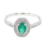 Anillo de esmeralda con diamantes en oro blanco 10kt. EM-0.45CTS. D-0.05CTS.
