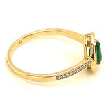 Anillo de esmeralda con diamantes en oro amarillo 10kt. EM-0.38CTS. D-0.05CTS.