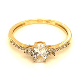 Anillo con circones en oro amarillo 10kt.