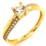 Anillo con circones en oro amarillo 10kt.