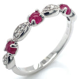 Anillo con rubí (Cabouchon) y diamantes en oro blanco 10KT