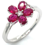Anillo con rubí y diamantes en oro blanco 10KT
