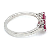 Anillo con rubí y diamantes en oro blanco 10KT