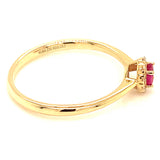 Anillo de rubí con diamantes en oro amarillo 14kt. R-0.20CTS. D-0.05CTS.