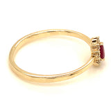 Anillo de rubí con diamantes en oro amarillo 14kt. R-0.22CTS. D-0.08CTS.