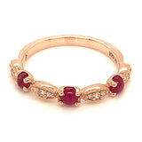 Anillo con rubí (Cabouchon) y diamantes en oro rosado 10KT