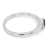 Anillo de zafiro en oro blanco 14kt. SA-0.25CTS.