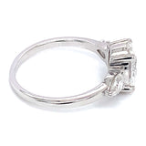 (LD) Anillo con diamantes de laboratorio en oro blanco 14kt. D-1.85CTS.