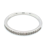 (SOFIA) Banda con diamantes en oro blanco 10kt. D-0.10CTS.