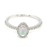 Anillo con ópalo y diamantes en oro blanco 10kt