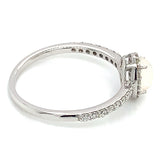 Anillo con ópalo y diamantes en oro blanco 10kt