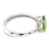 Anillo con peridoto y diamantes en oro blanco 10kt