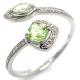 Anillo con peridoto y diamantes en oro blanco 10kt