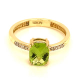 Anillo con peridoto y diamantes en oro amarillo 10kt