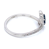 Anillo con zafiro y diamantes en oro blanco 14KT