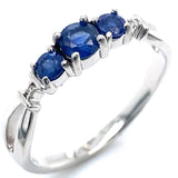 Anillo con zafiro y diamantes en oro blanco 10KT