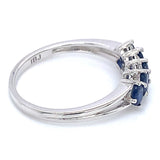 Anillo con zafiro y diamantes en oro blanco 14KT