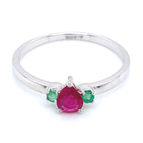 Anillo con rubí y esmeralda en oro blanco 14KT