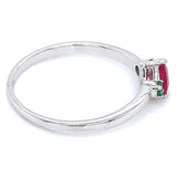 Anillo con rubí y esmeralda en oro blanco 14KT