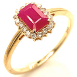 Anillo con rubí y diamantes en oro amarillo 14KT