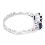 Anillo con zafiro y diamantes en oro blanco 14KT