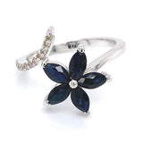 Anillo con zafiro y diamantes en oro blanco 14KT