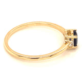 Anillo con zafiro y diamantes en oro amarillo 14KT