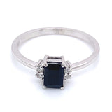 Anillo con zafiro y diamantes en plata 925