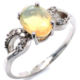 Anillo con ópalo y diamantes en plata 925
