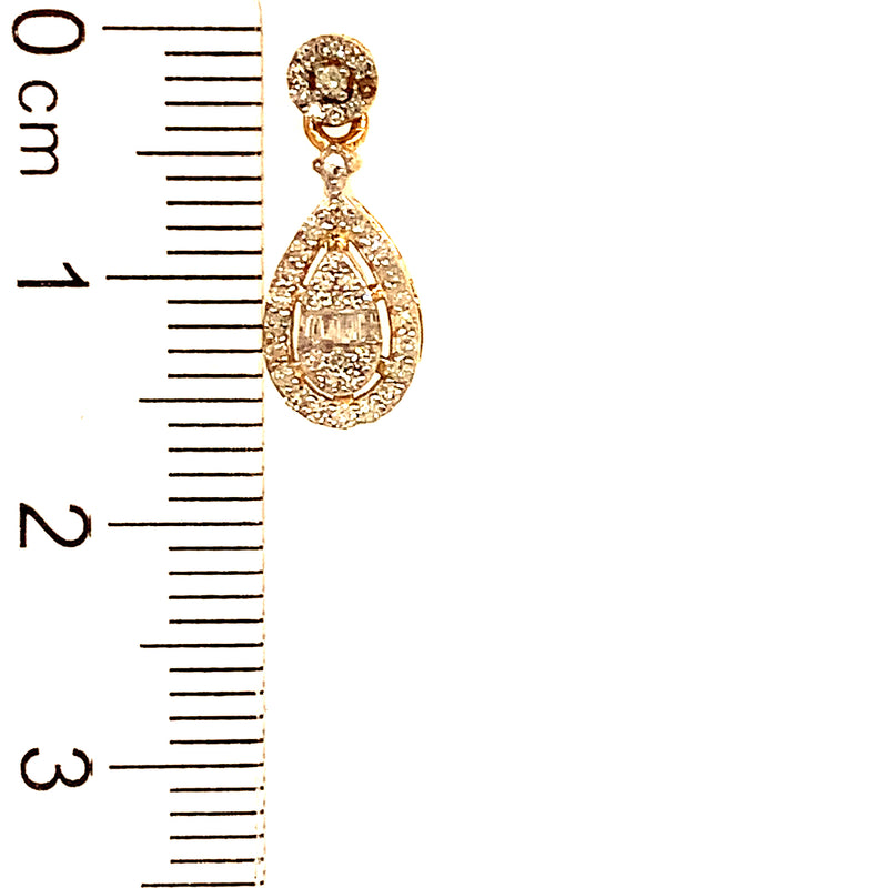 (SOFIA) Aretes con diamantes en oro amarillo 10kt.