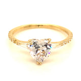 Anillo (corazón) con circones en oro amarillo 10KT