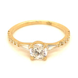 Anillo con circones en oro amarillo 10KT