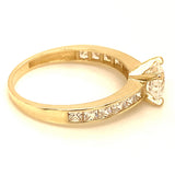 Anillo con circones en oro amarillo 10KT