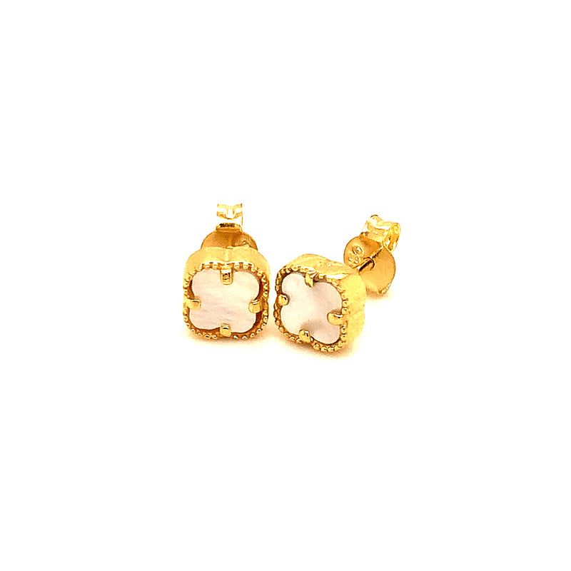 Aretes (trébol blanco nacar) en oro amarillo 18kt.