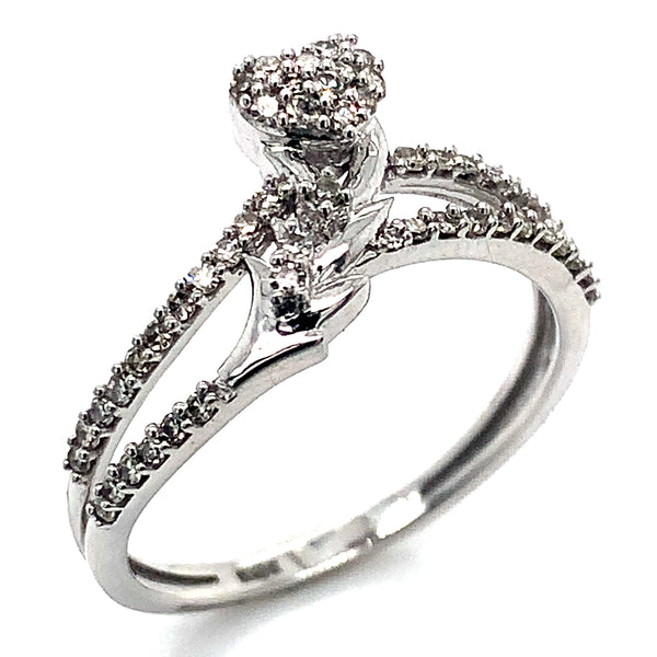 (SOFIA) Anillo (corazón) con diamantes en oro blanco 10k