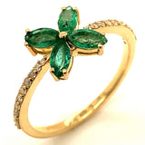 Anillo con esmeralda en oro amarillo 14kt.