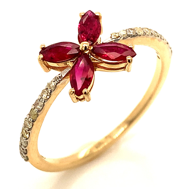Anillo de rubi en oro amarillo 14k.